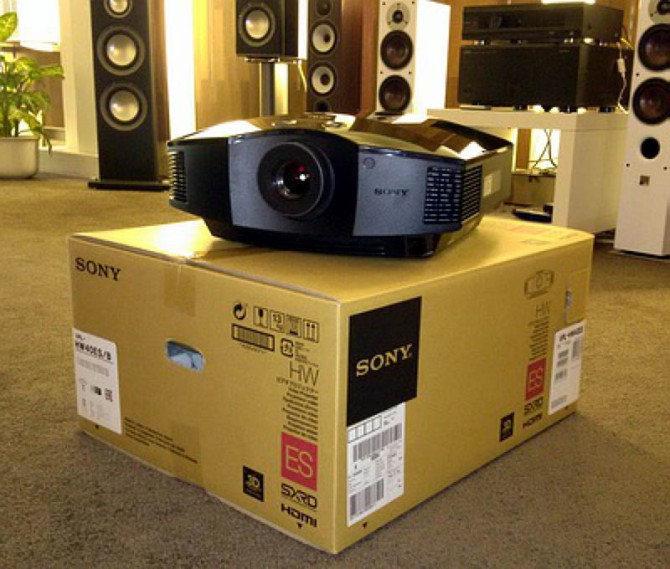 PROMO: Sony VPL-HW40ES Full HD 3D Home Theater SXRD Projector with Reality Creation Sony-40b
