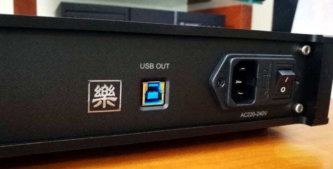 IPUK HDD8580 USB3.0 Audiophile Videophile Linear Power SATA Harddisk Enclosure  8580e
