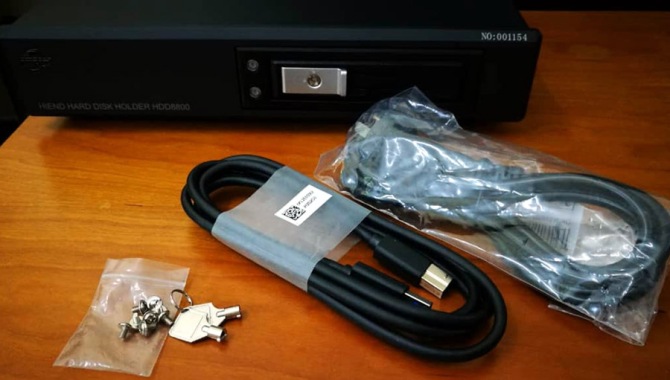 IPUK HDD8580 USB3.0 Audiophile Videophile Linear Power SATA Harddisk Enclosure  8581h